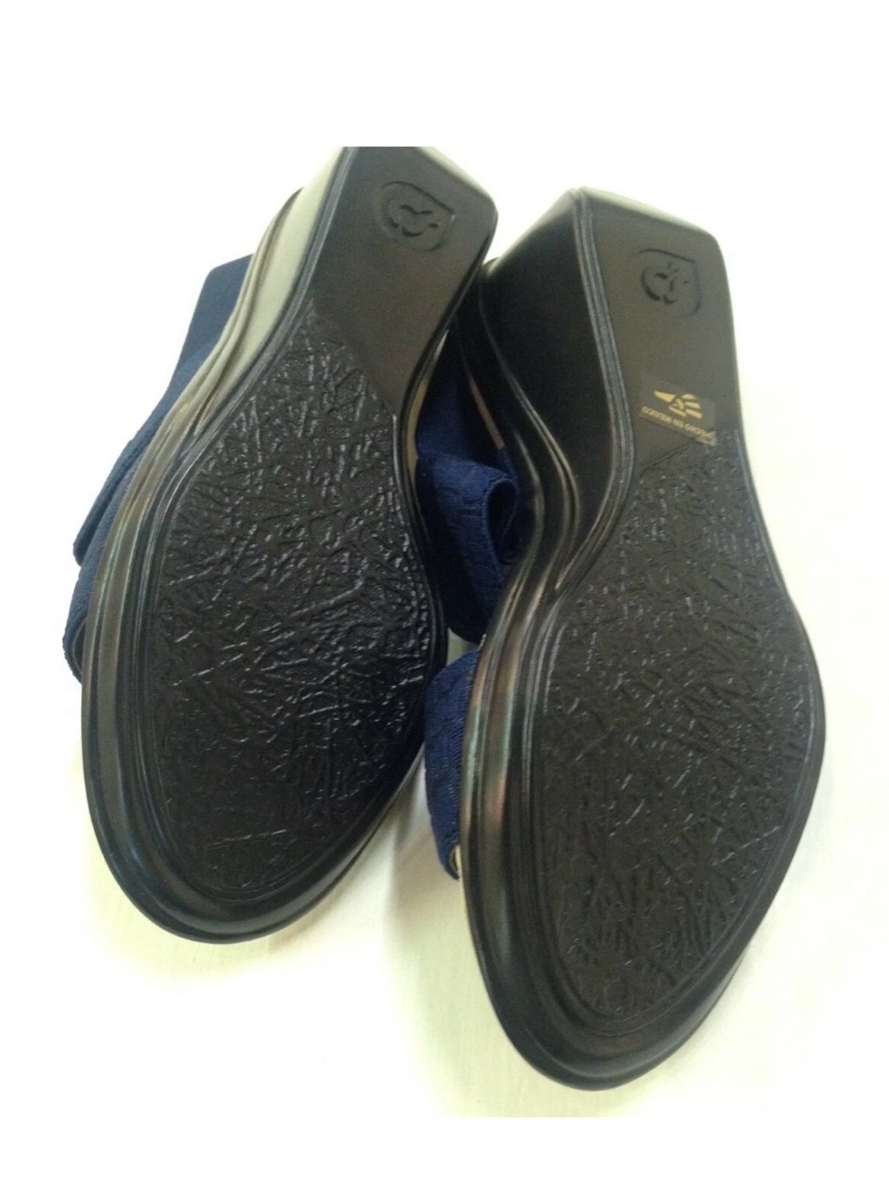 Charleston Shoe Co. PALMETTO Navy Blue Croc size 8 wedge sandal - NWT & Box - Picture 4 of 12